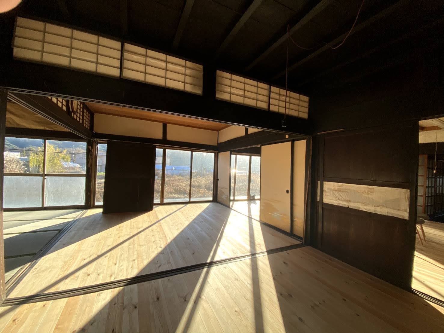 改修前のhinatabocco guesthouseの室内