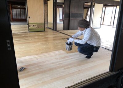 箕輪町の喜田屋建設株式会社の職人さんによって施工されました。